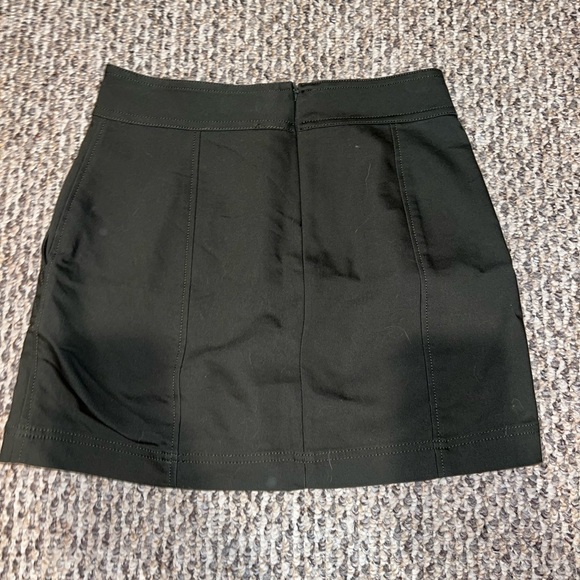 Express Mini Skirt Size 2 Like New! - Picture 3 of 3